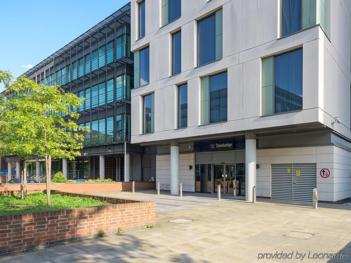 Travelodge London Ealing Eksteriør billede