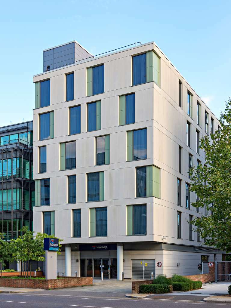 Travelodge London Ealing Eksteriør billede