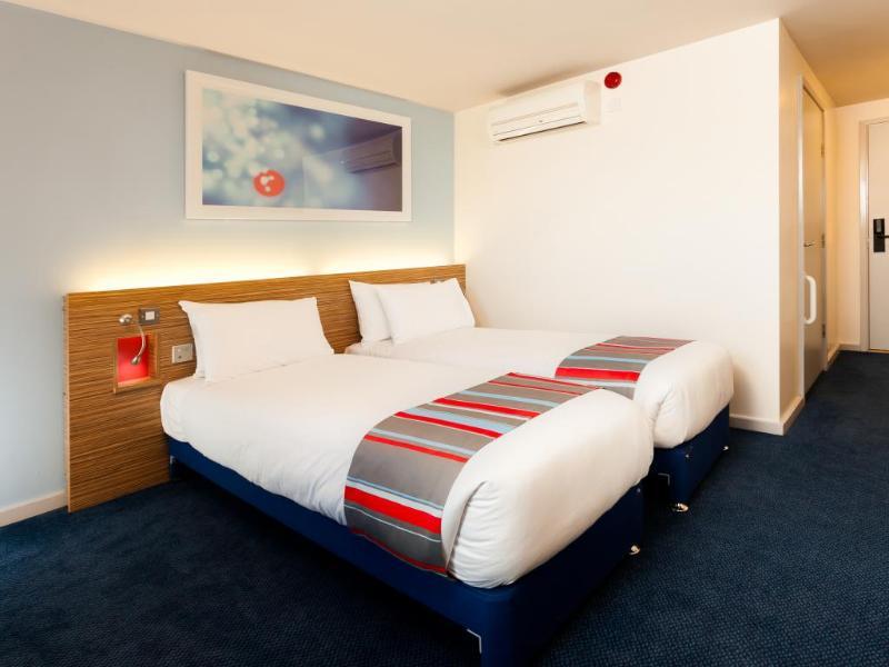 Travelodge London Ealing Eksteriør billede